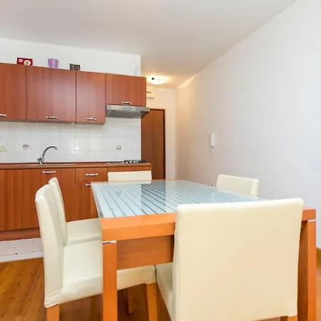 Apartment Tucak * Rogoznica (Sibenik-Knin)